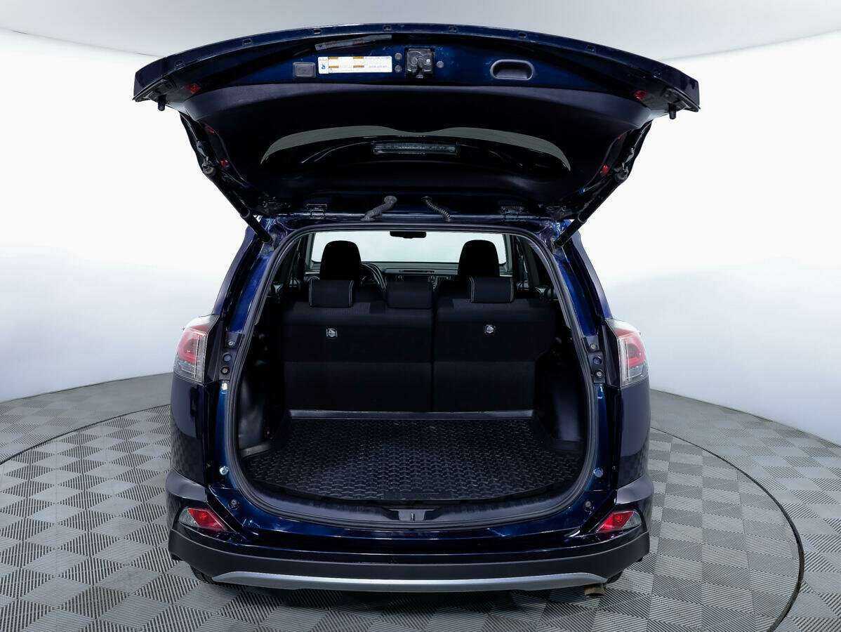 Toyota RAV4 2019 года с пробегом. Фото: #18