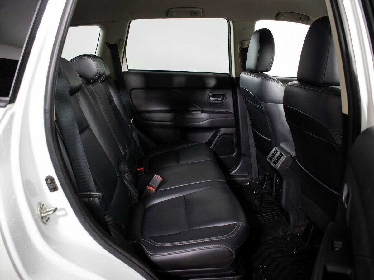 Mitsubishi Outlander 2020 года с пробегом. Фото: #9