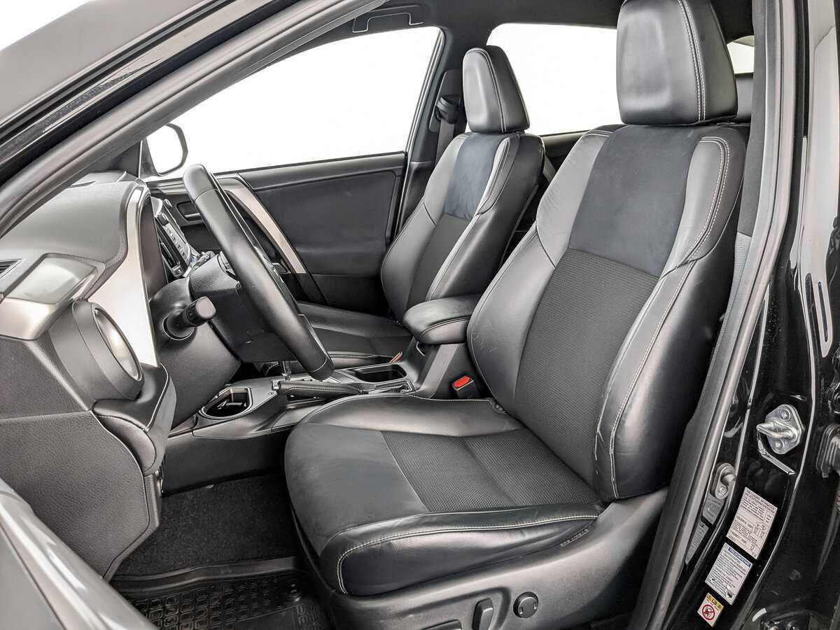 Toyota RAV4 2017 года с пробегом. Фото: #17