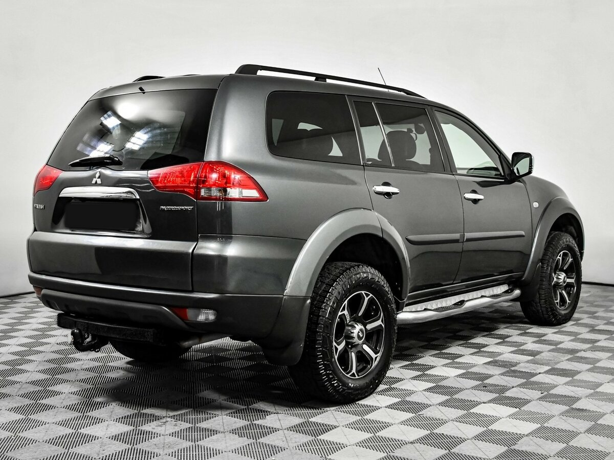 Mitsubishi Pajero Sport 2013 года с пробегом. Фото: #3