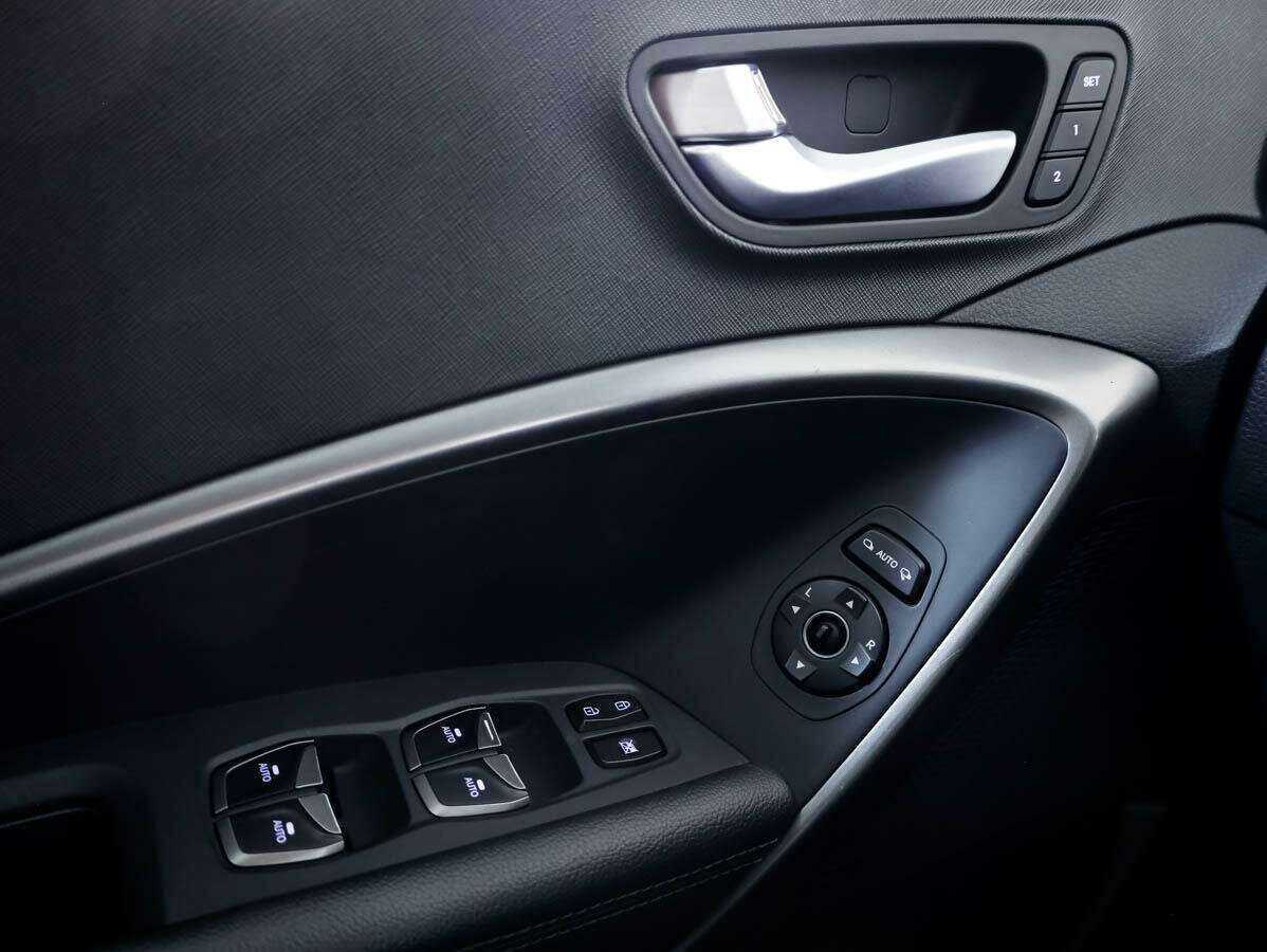 Hyundai Santa Fe 2017 года с пробегом. Фото: #20