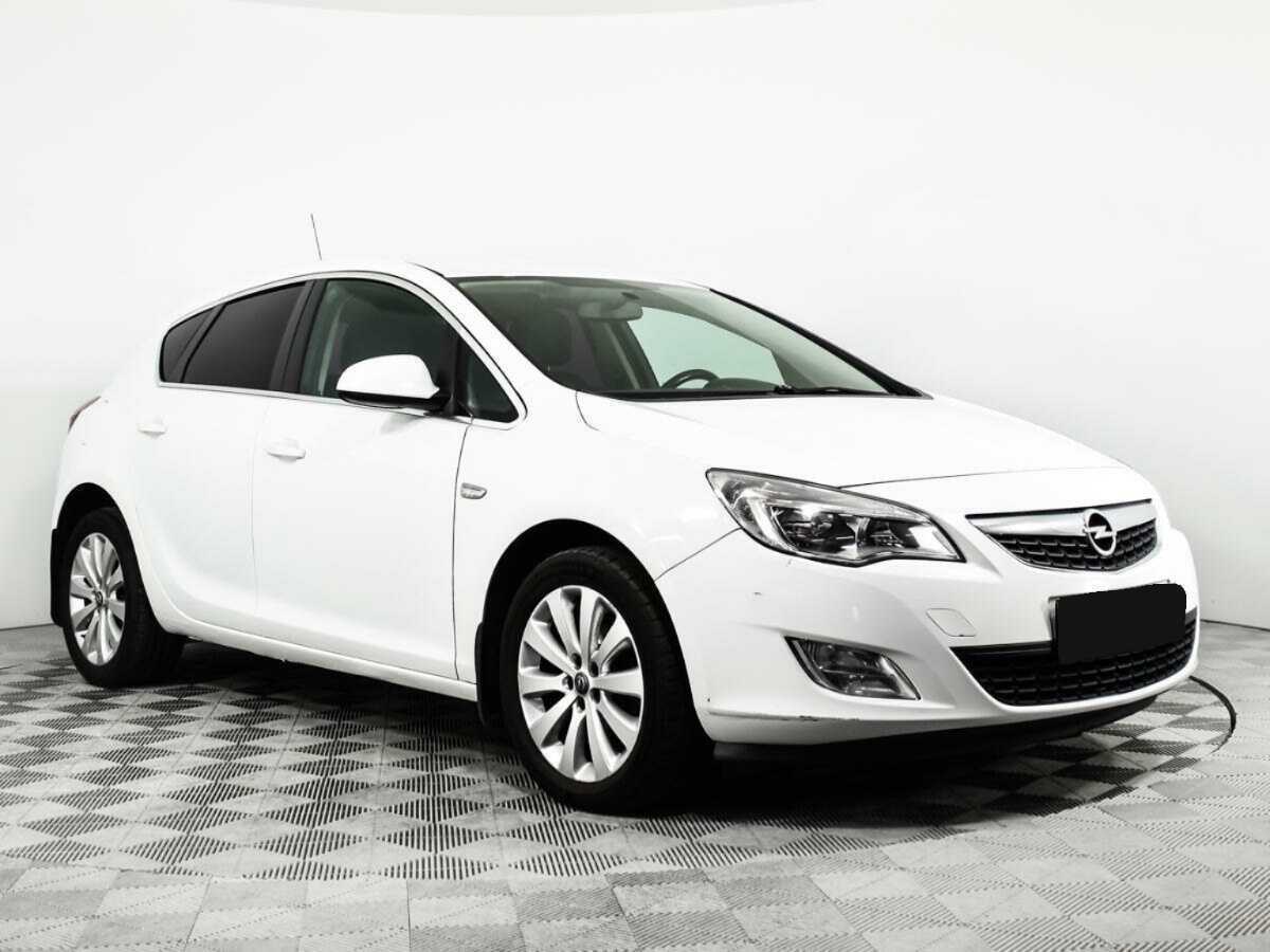Opel Astra 2012 года с пробегом. Фото: #2