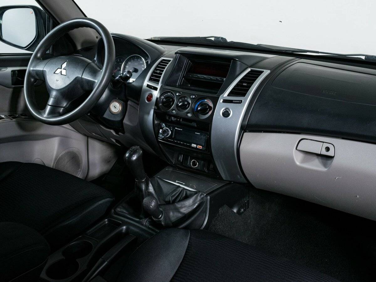 Mitsubishi Pajero Sport 2012 года с пробегом. Фото: #9