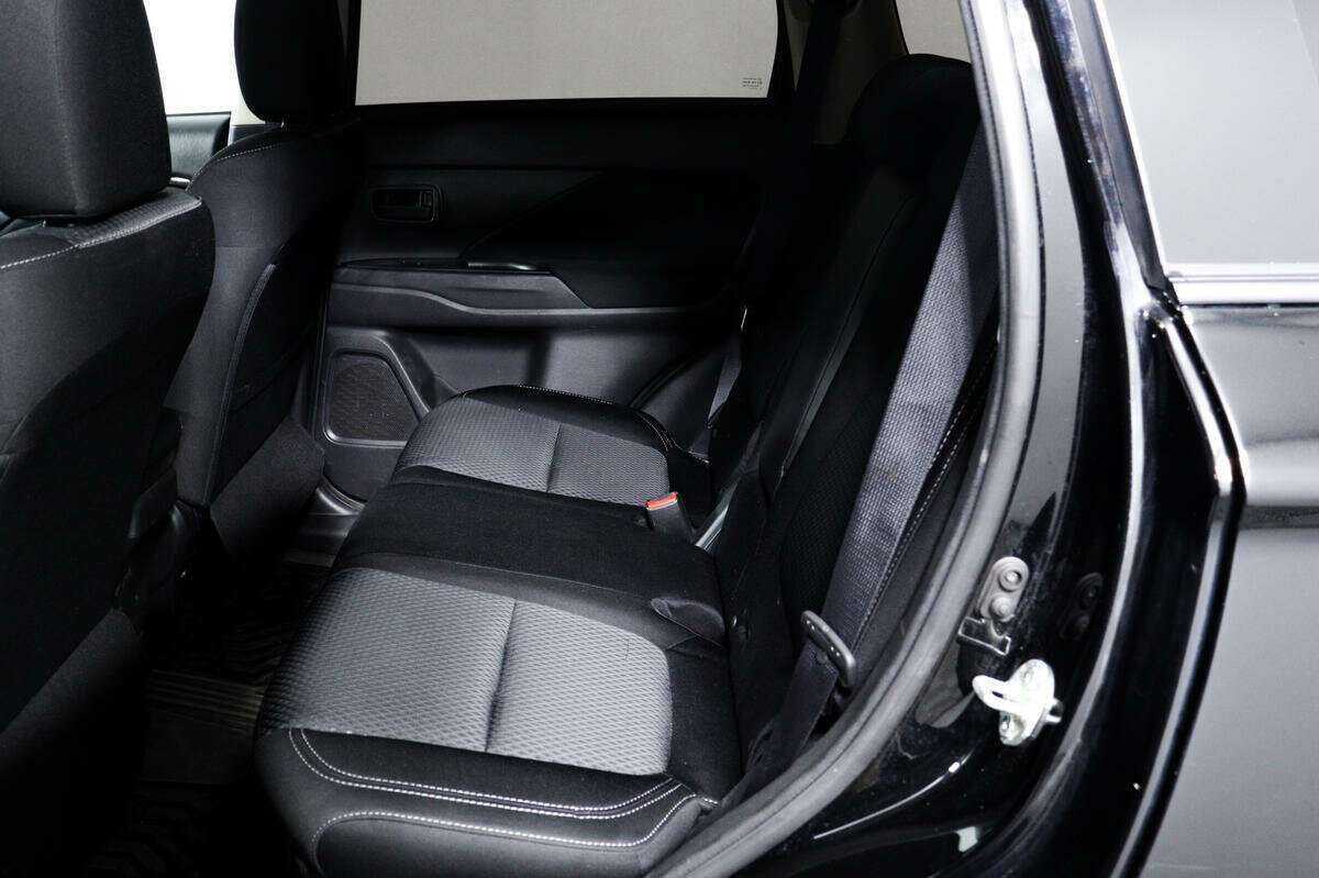 Mitsubishi Outlander 2018 года с пробегом. Фото: #11