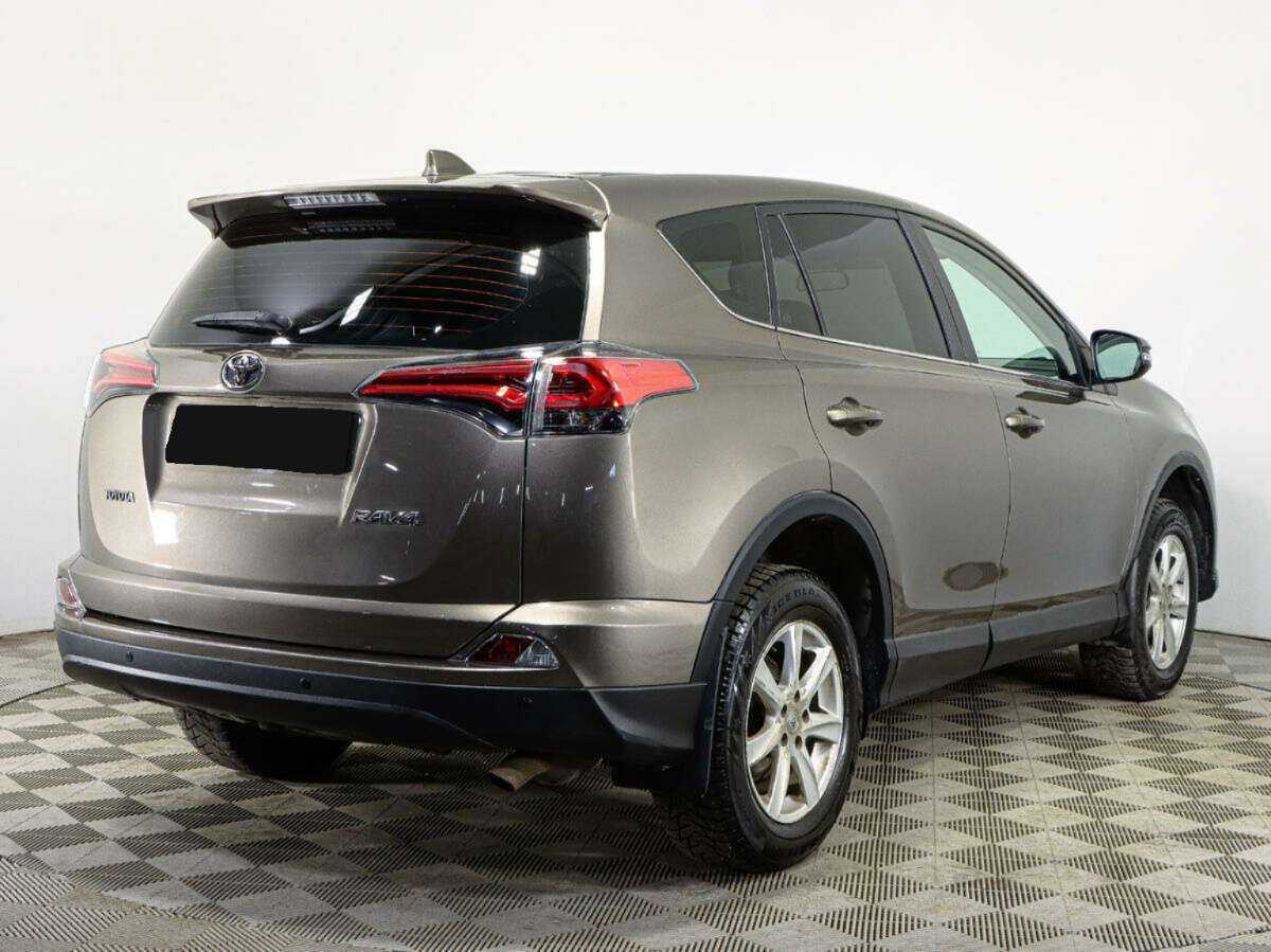 Toyota RAV4 2017 года с пробегом. Фото: #4