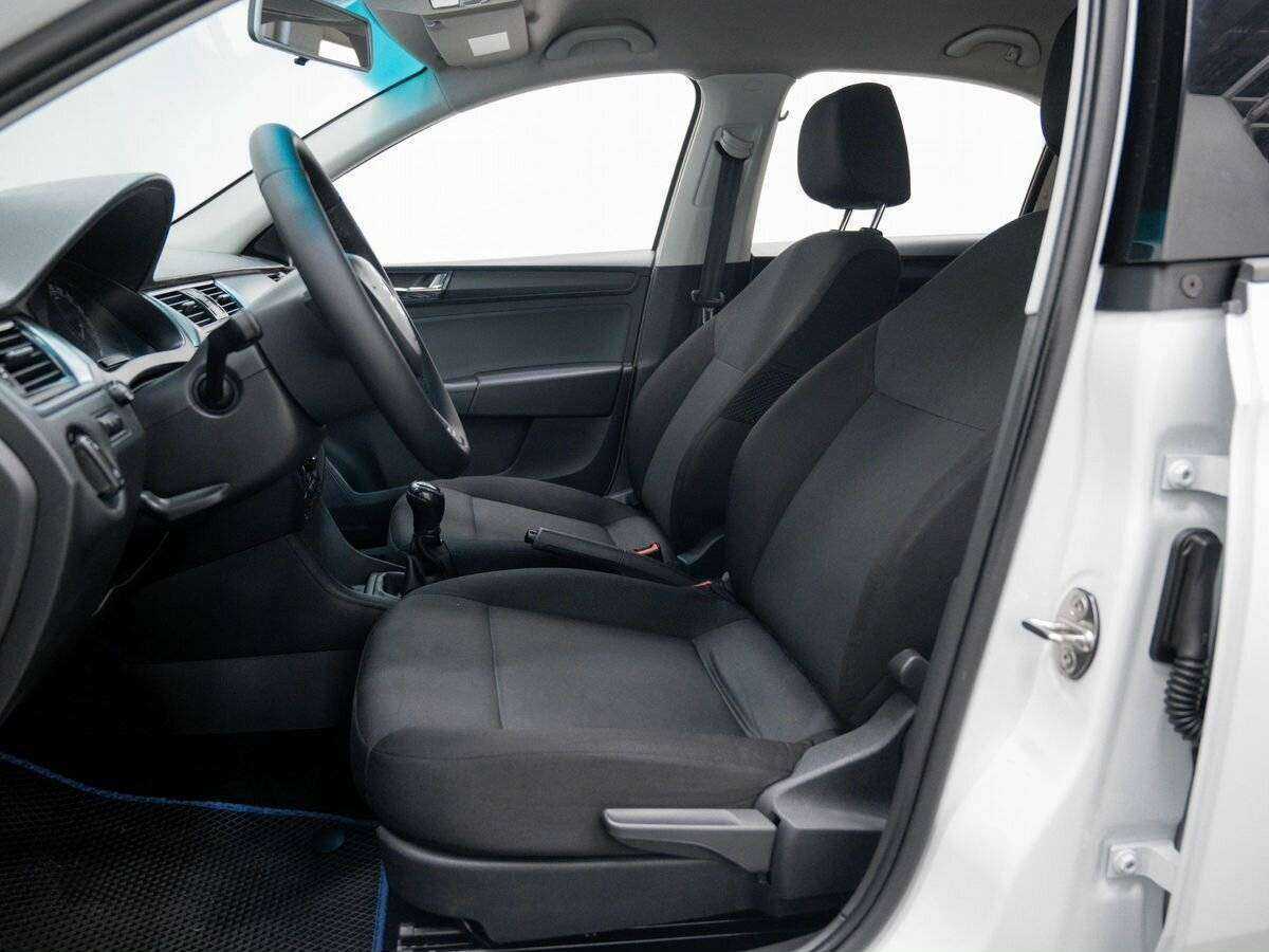 Skoda Rapid 2017 года с пробегом. Фото: #17