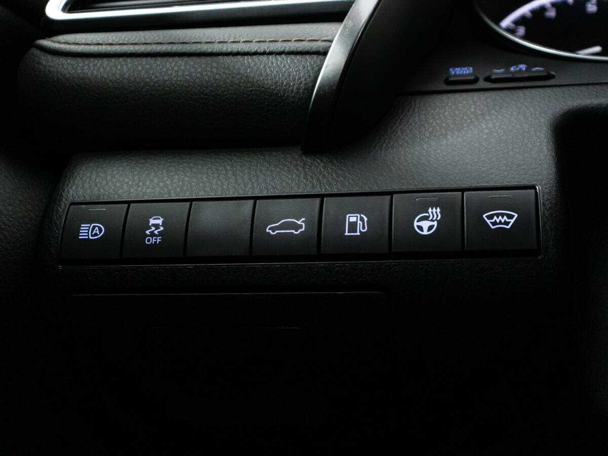 Toyota Camry 2018 года с пробегом. Фото: #18