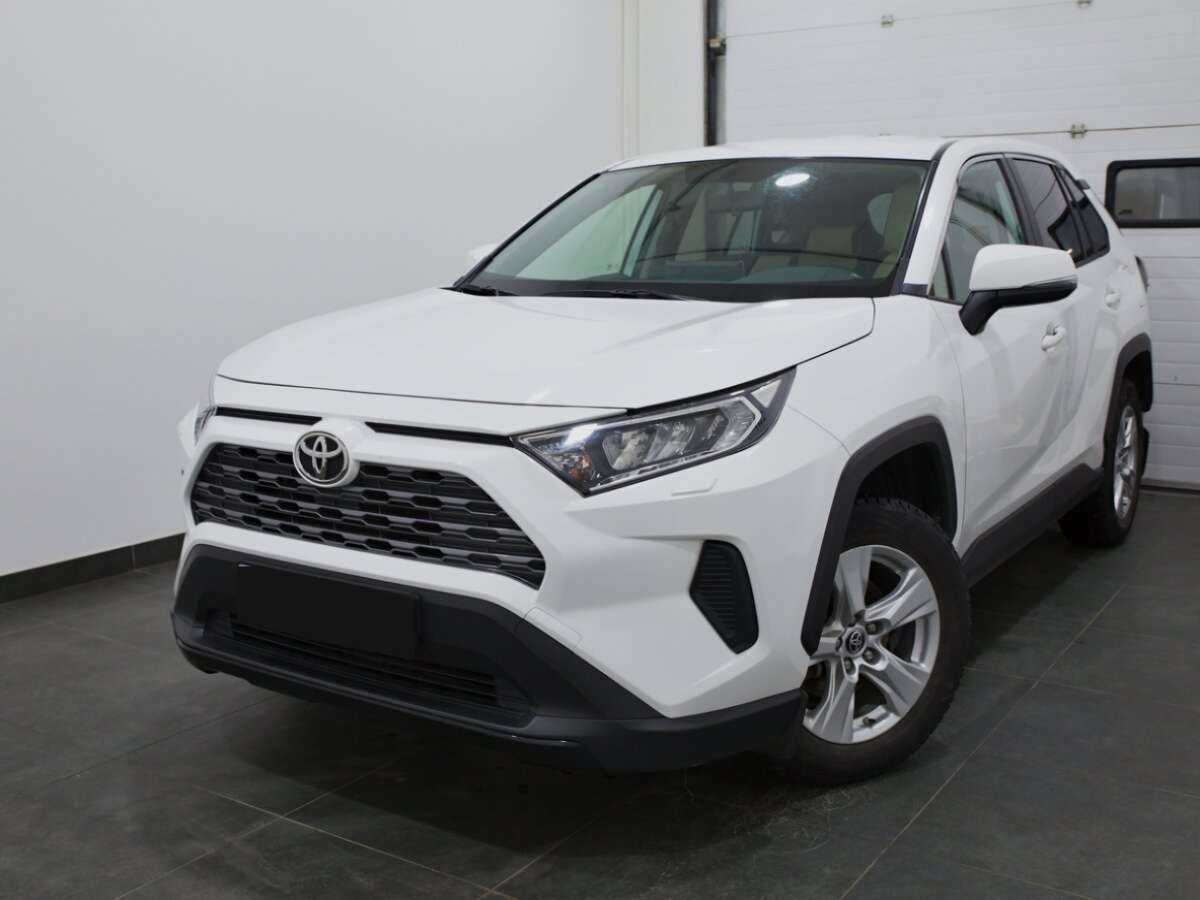 Toyota RAV4 2020 года с пробегом. Посмотреть фото