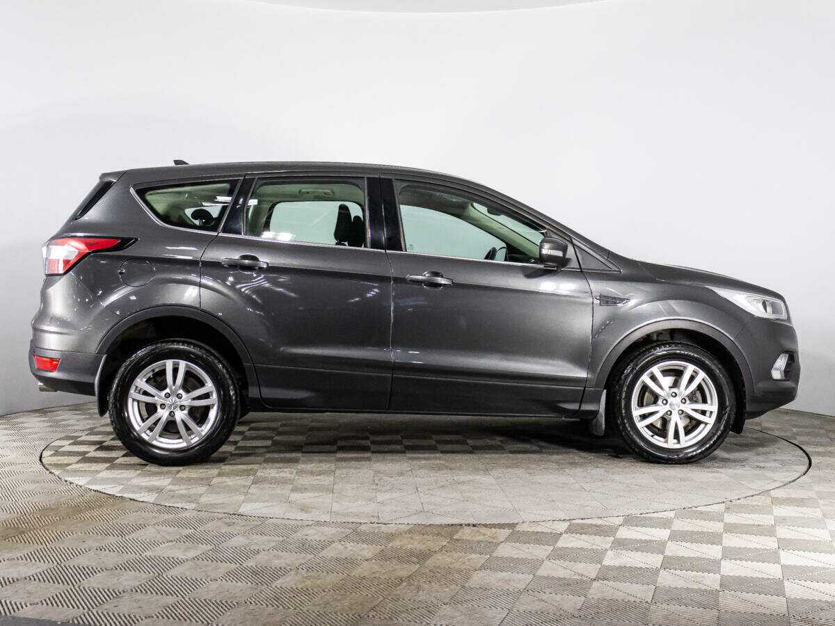 Ford Kuga 2017 года с пробегом. Фото: #3