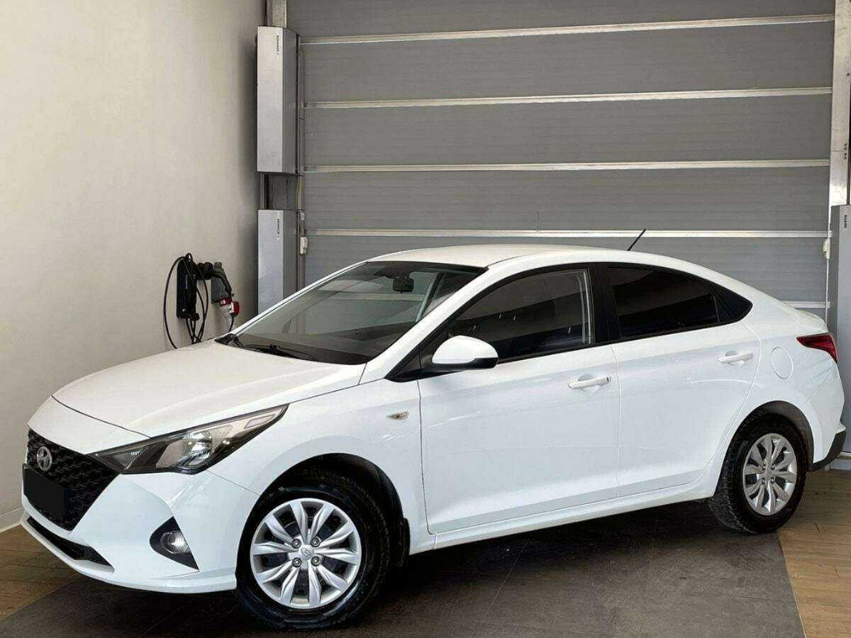 Hyundai Solaris 2020 года с пробегом. Посмотреть фото