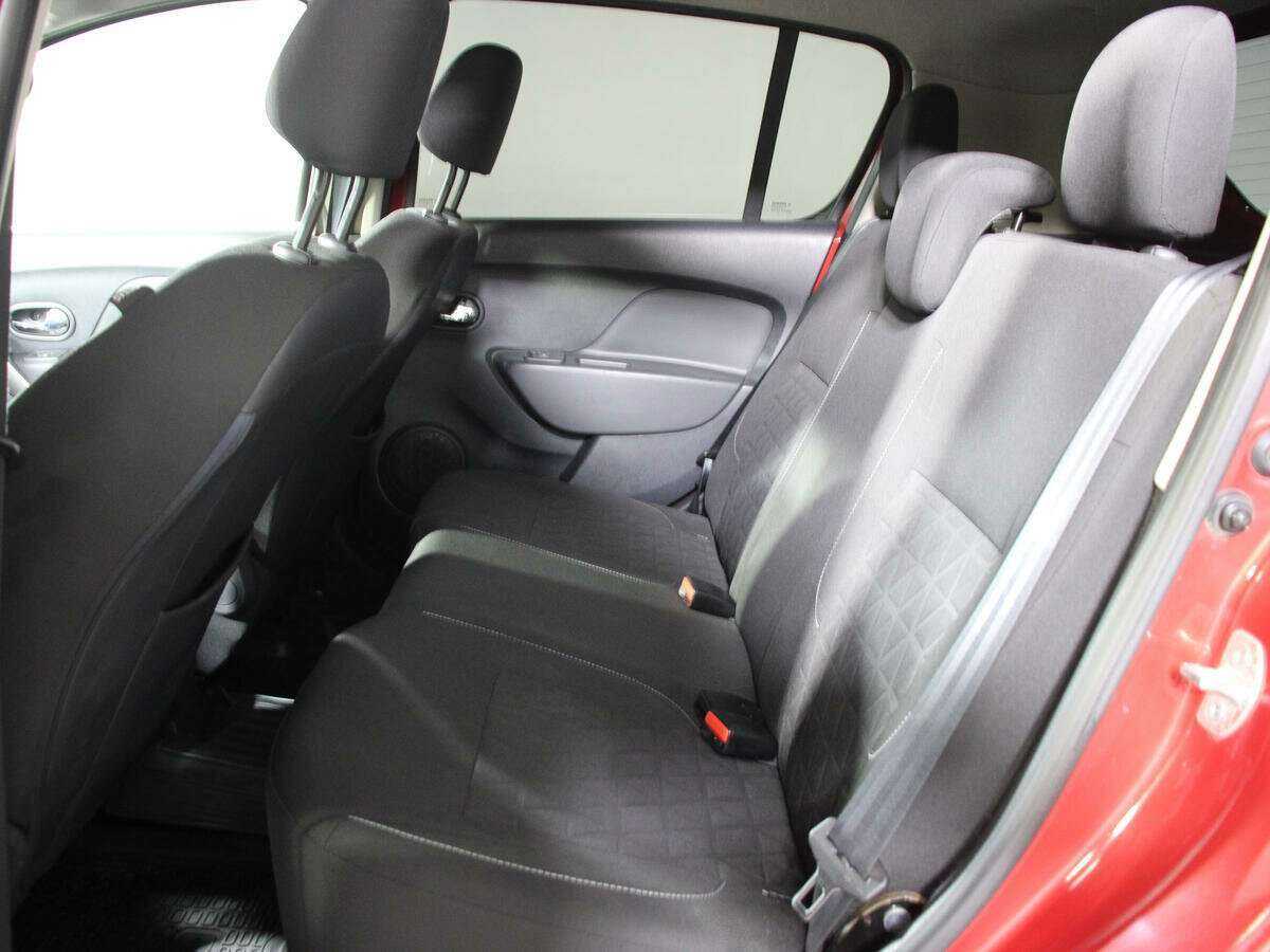 Renault Sandero 2015 года с пробегом. Фото: #7