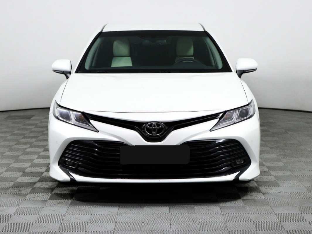 Toyota Camry 2019 года с пробегом. Фото: #1