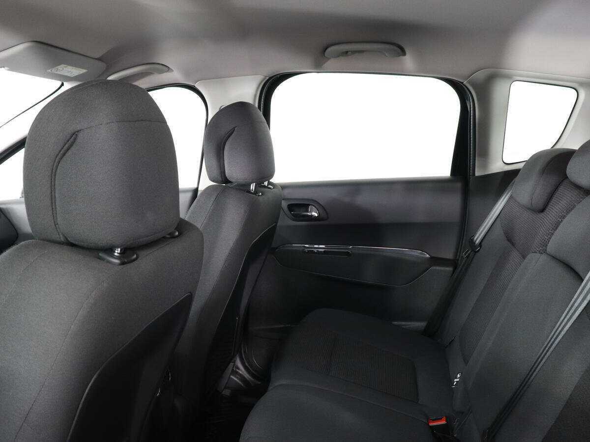Peugeot 3008 2016 года с пробегом. Фото: #12