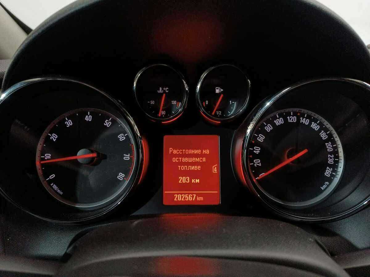 Opel Astra 2013 года с пробегом. Фото: #12