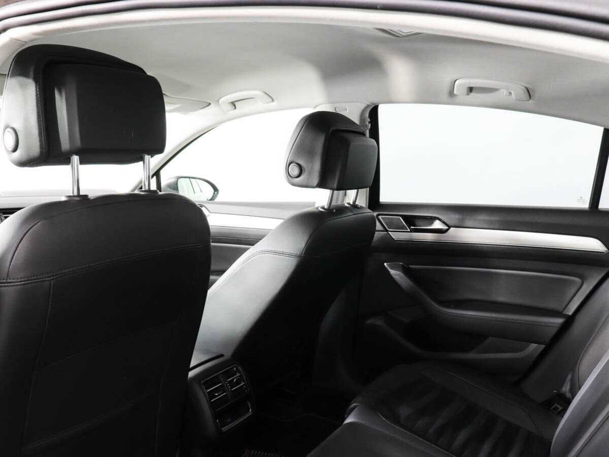 Volkswagen Passat 2015 года с пробегом. Фото: #9