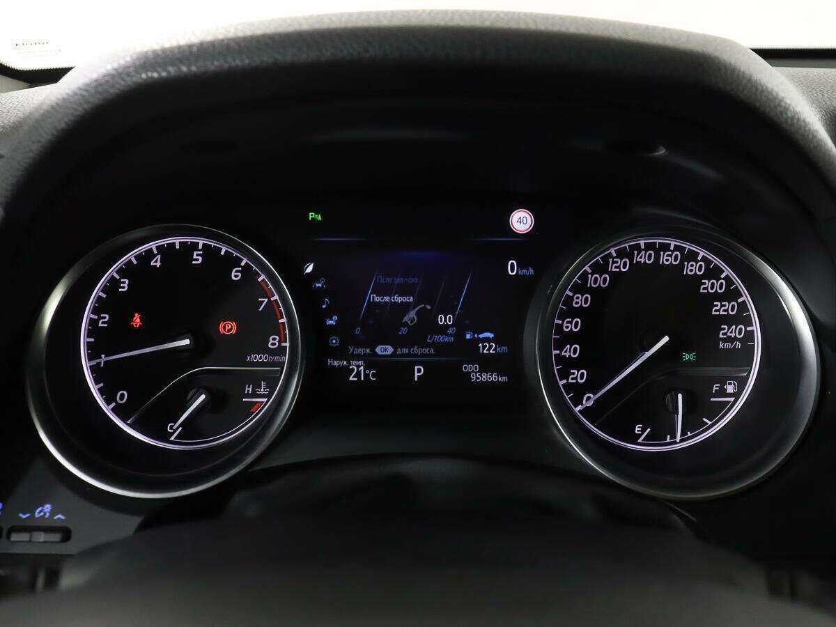 Toyota Camry 2019 года с пробегом. Фото: #10