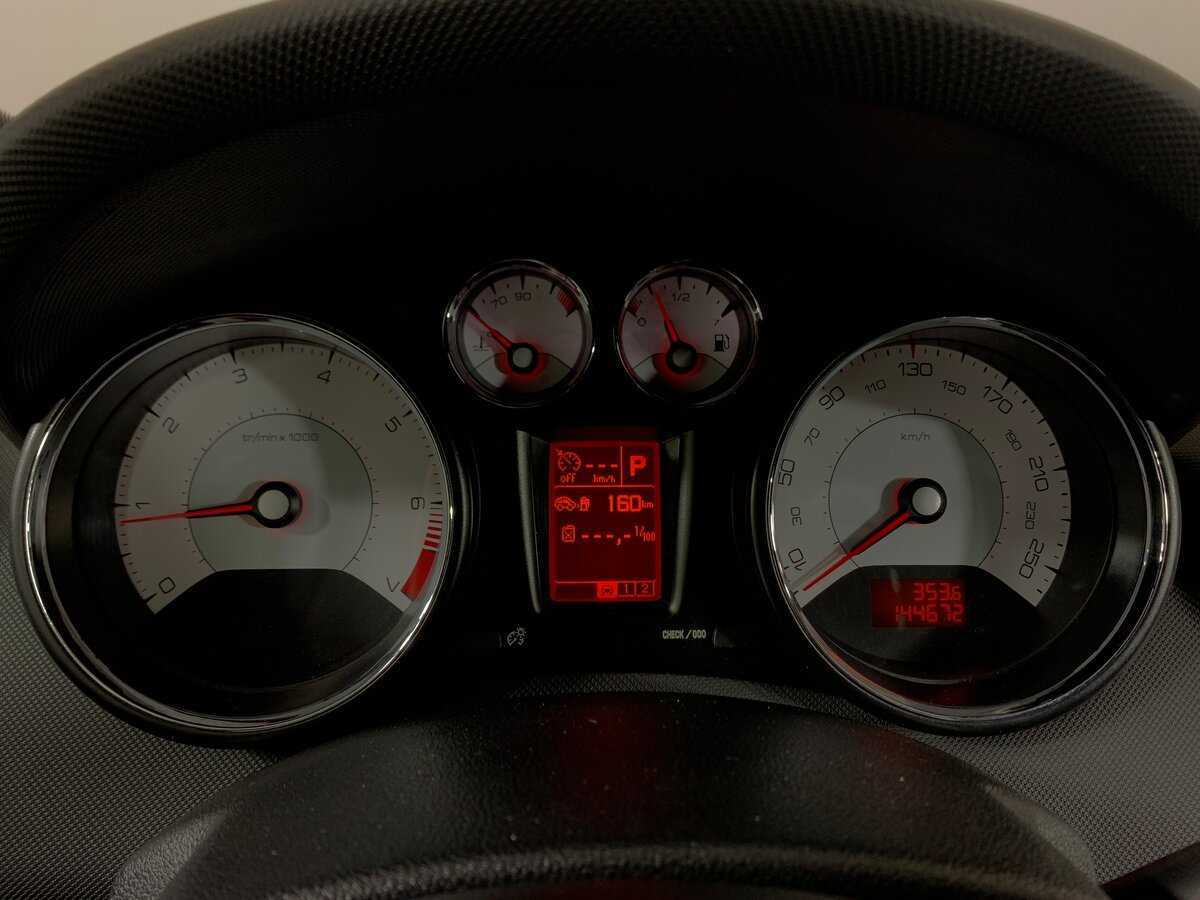 Peugeot 308 2012 года с пробегом. Фото: #14