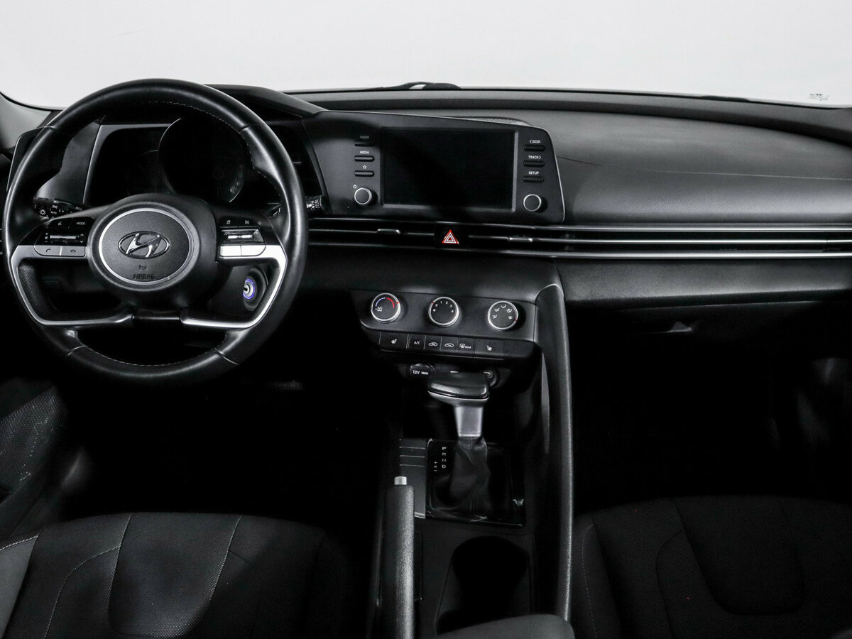 Hyundai Elantra 2021 года с пробегом. Фото: #9