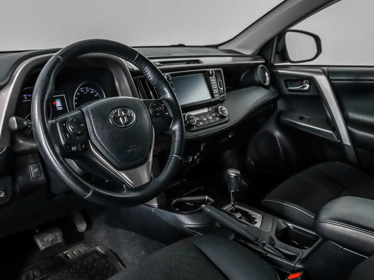 Toyota RAV4 2017 года с пробегом. Фото: #8