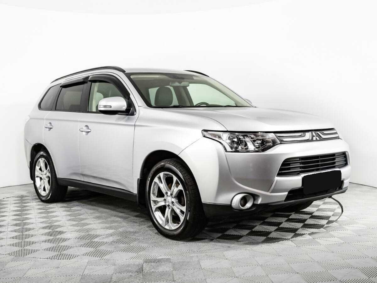 Mitsubishi Outlander 2012 года с пробегом. Фото: #2