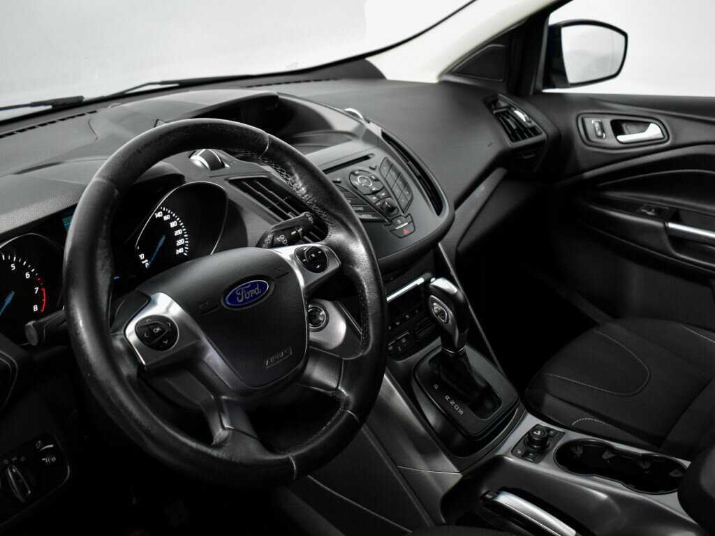 Ford Kuga 2015 года с пробегом. Фото: #8
