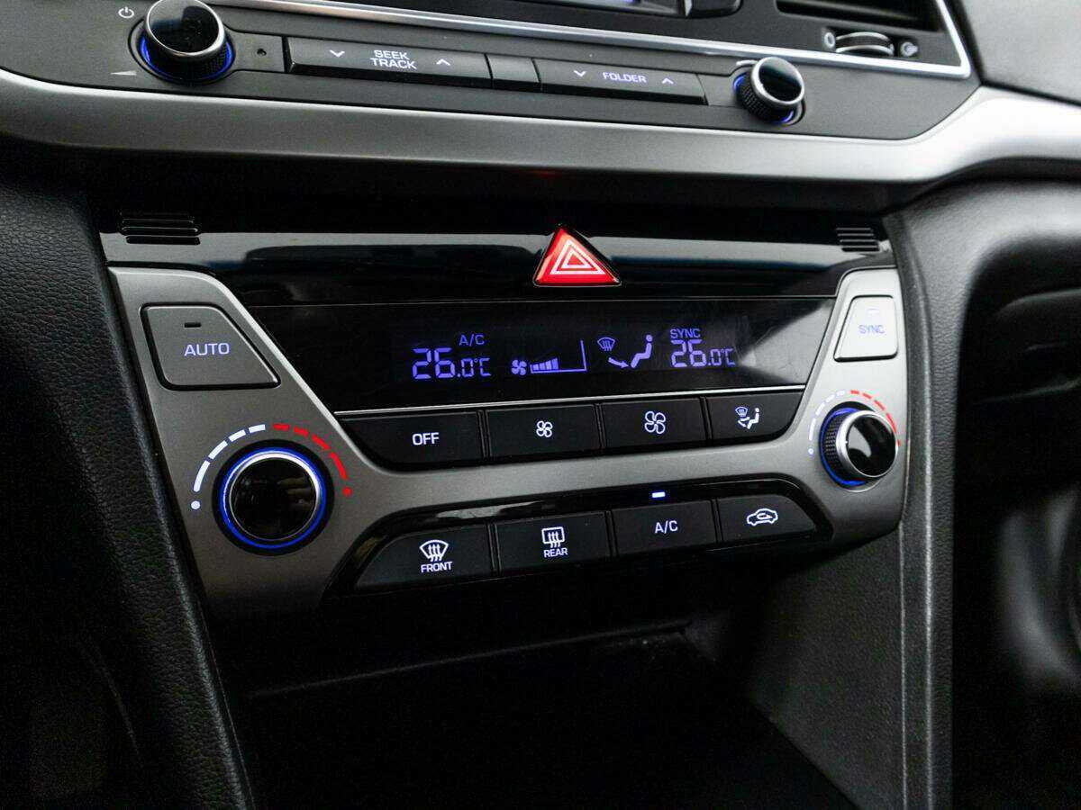 Hyundai Elantra 2018 года с пробегом. Фото: #14