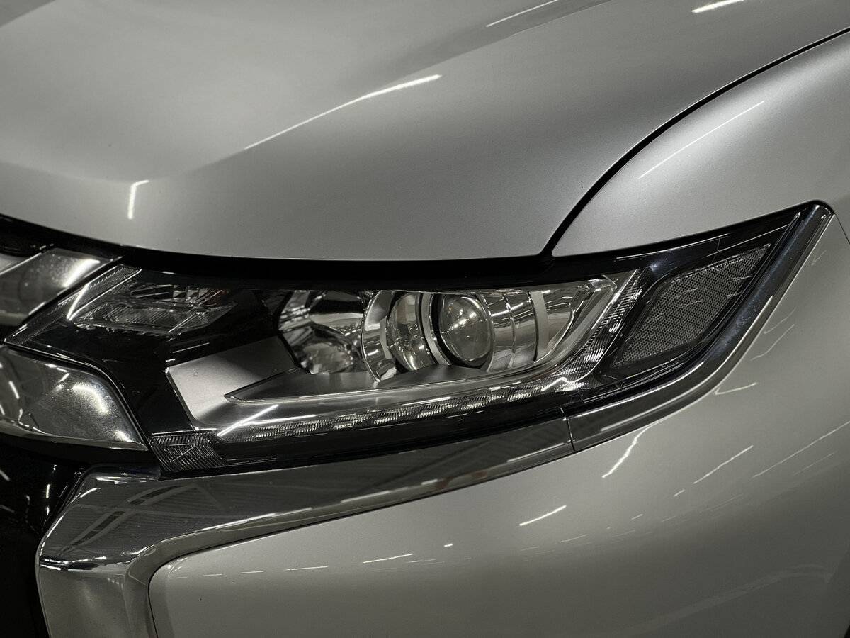 Mitsubishi Outlander 2017 года с пробегом. Фото: #16