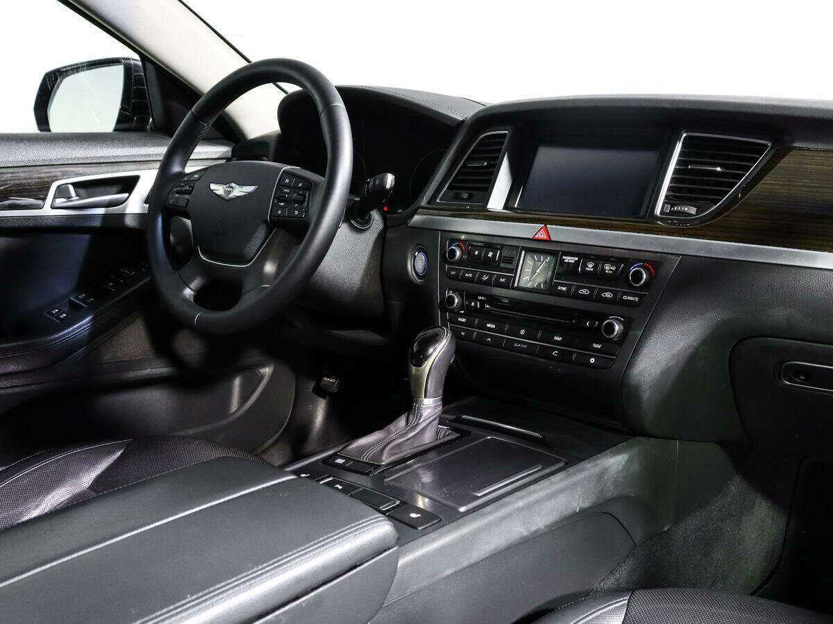 Hyundai Genesis 2014 года с пробегом. Фото: #7