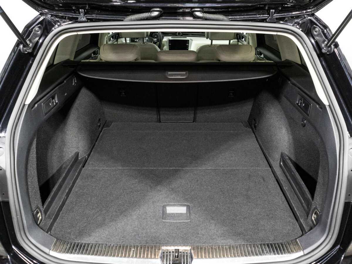 Volkswagen Passat 2018 года с пробегом. Фото: #14