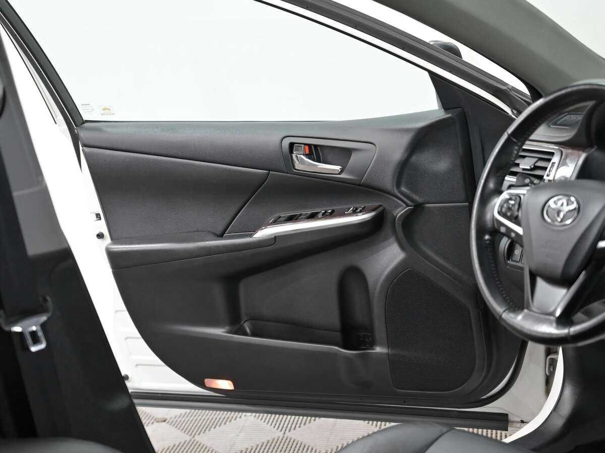 Toyota Camry 2017 года с пробегом. Фото: #10