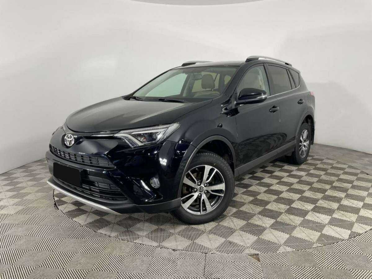 Toyota RAV4 2018 года с пробегом. Посмотреть фото