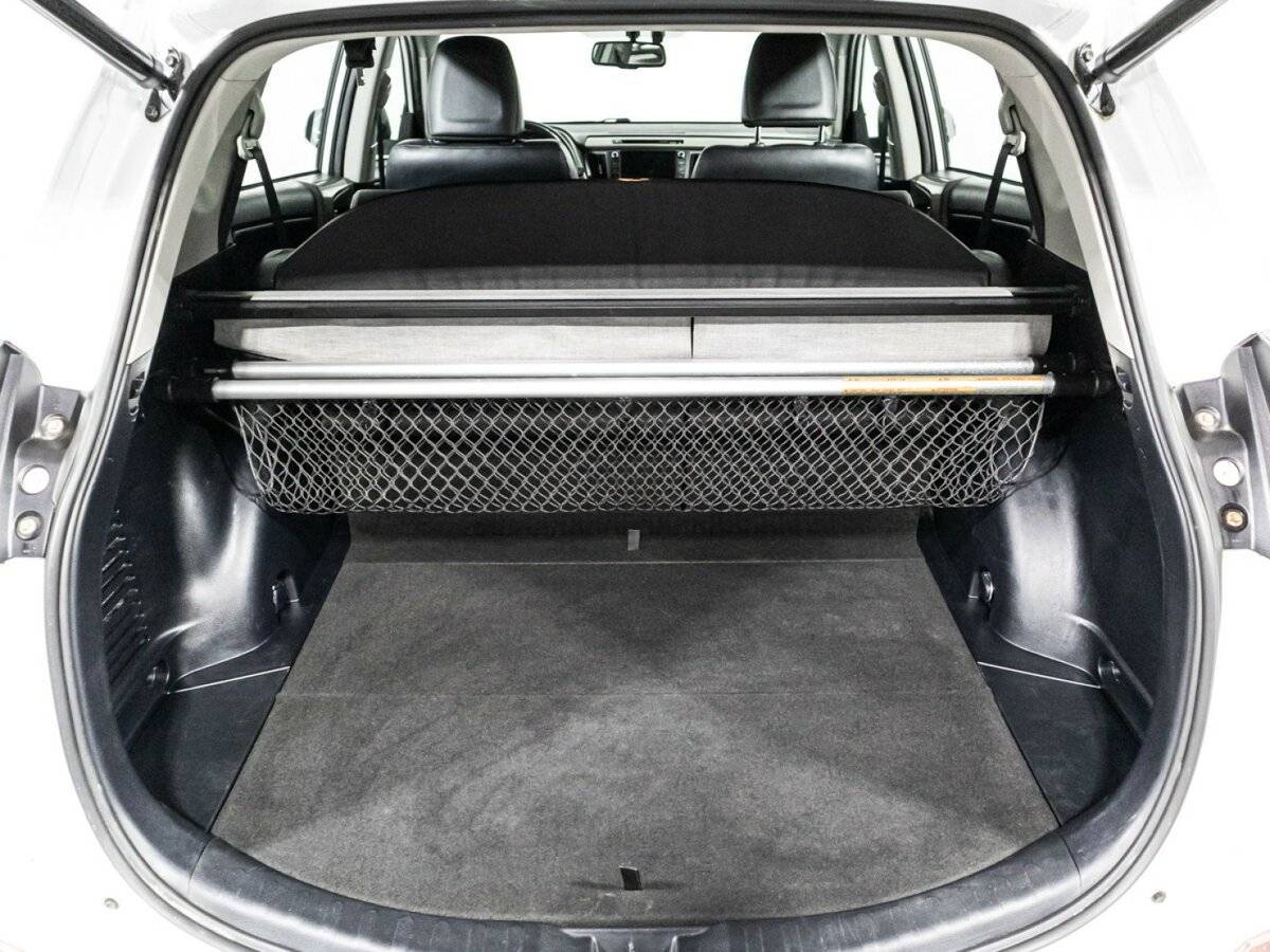 Toyota RAV4 2018 года с пробегом. Фото: #14