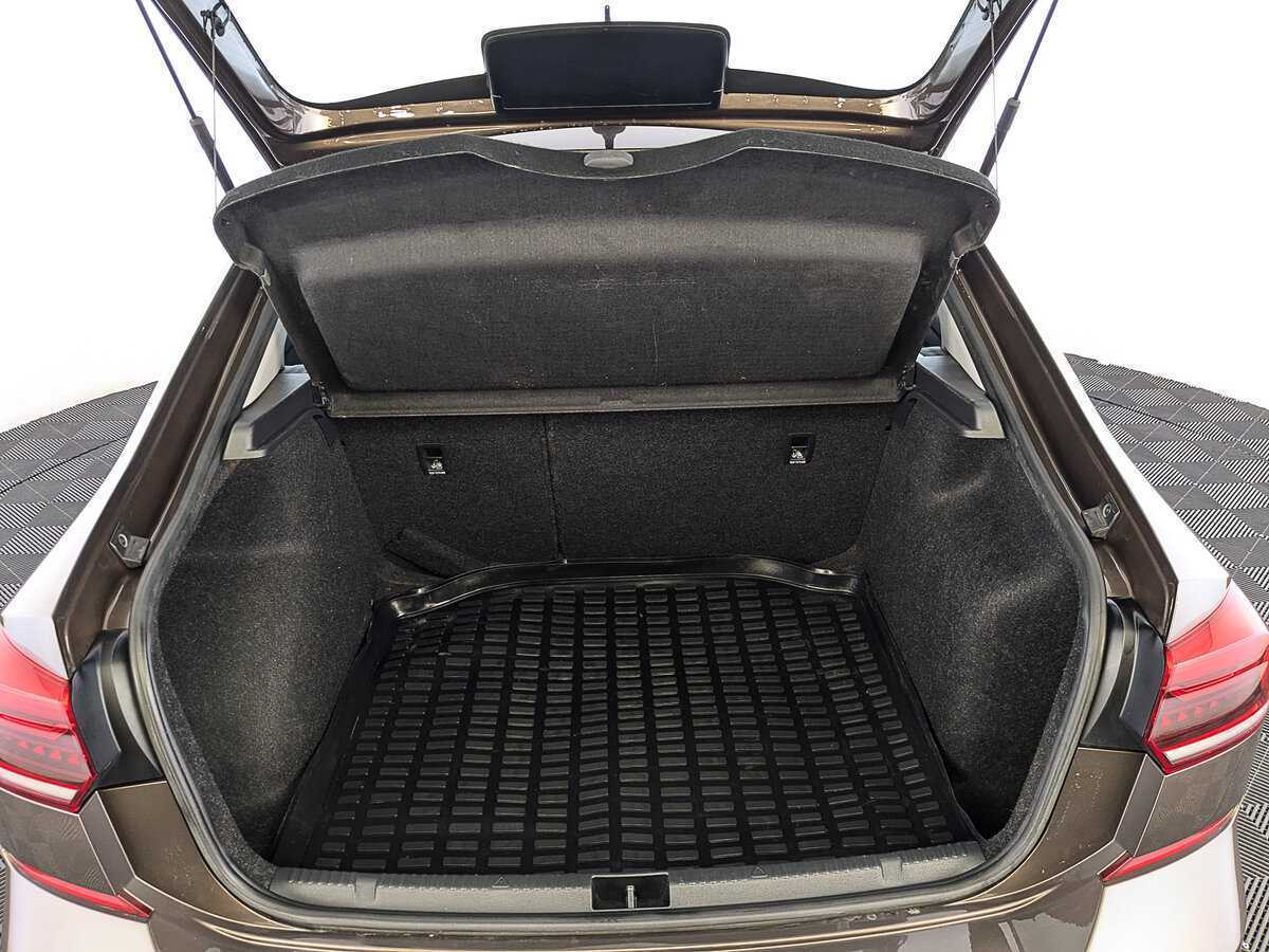 Volkswagen Polo 2020 года с пробегом. Фото: #9