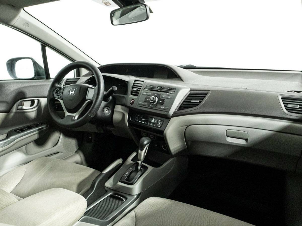 Honda Civic 2012 года с пробегом. Фото: #8