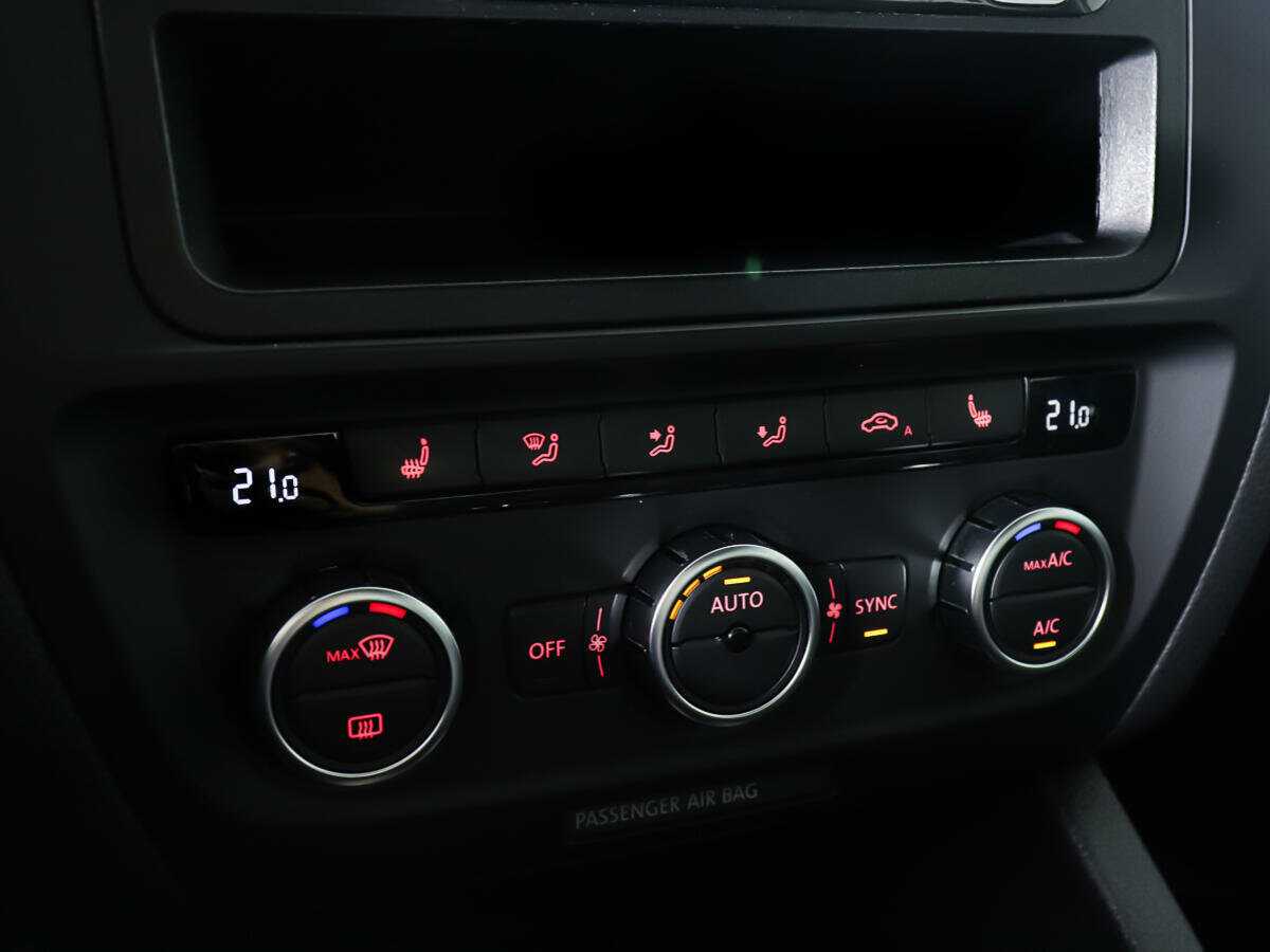 Volkswagen Jetta 2012 года с пробегом. Фото: #12