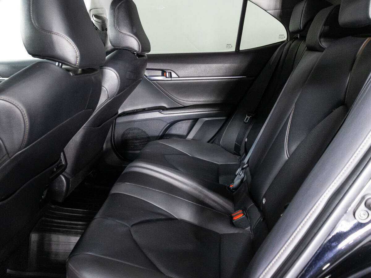 Toyota Camry 2021 года с пробегом. Фото: #9