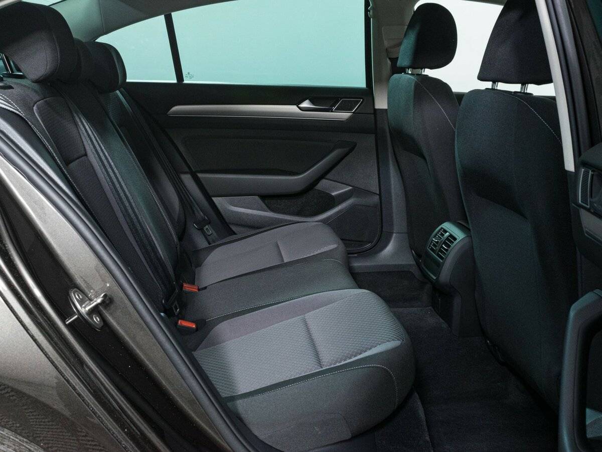 Volkswagen Passat 2017 года с пробегом. Фото: #8