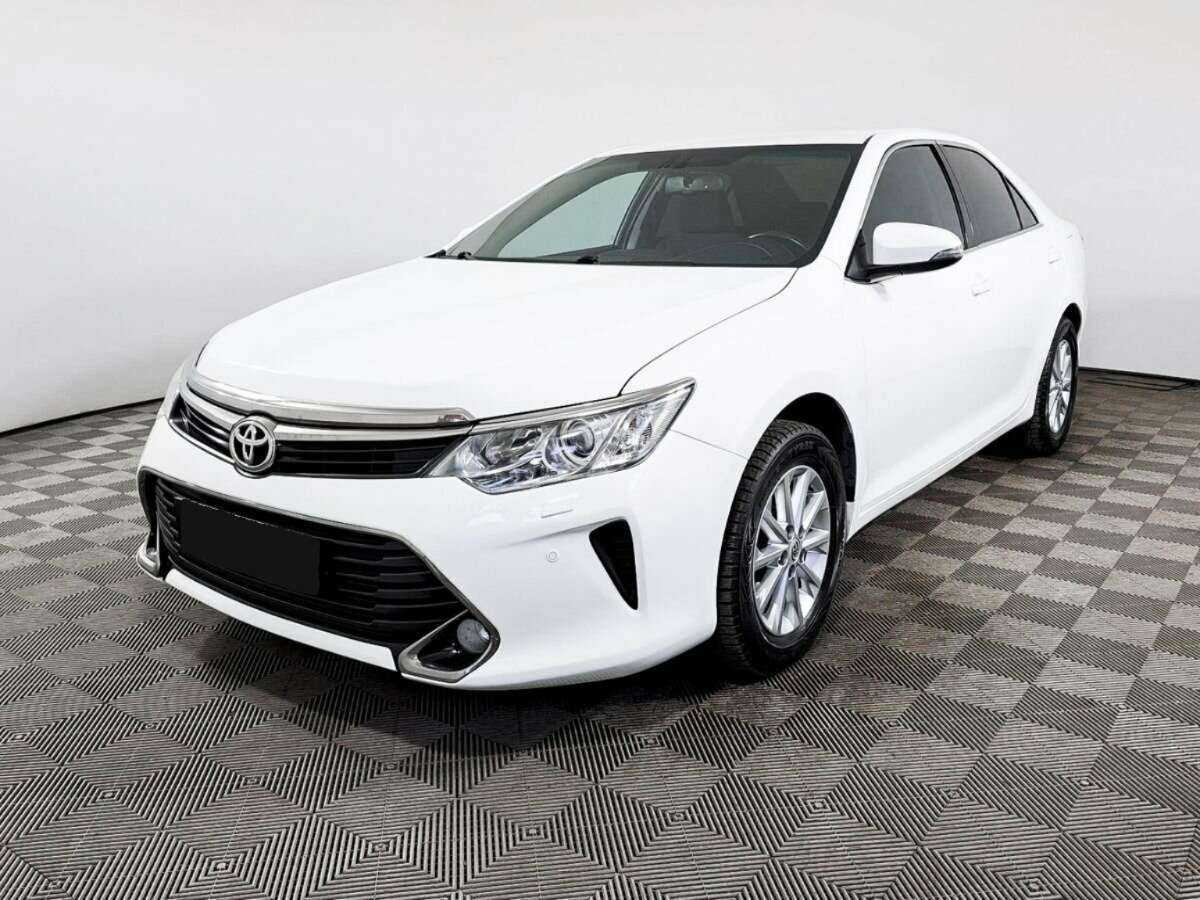 Toyota Camry 2015 года с пробегом. Посмотреть фото