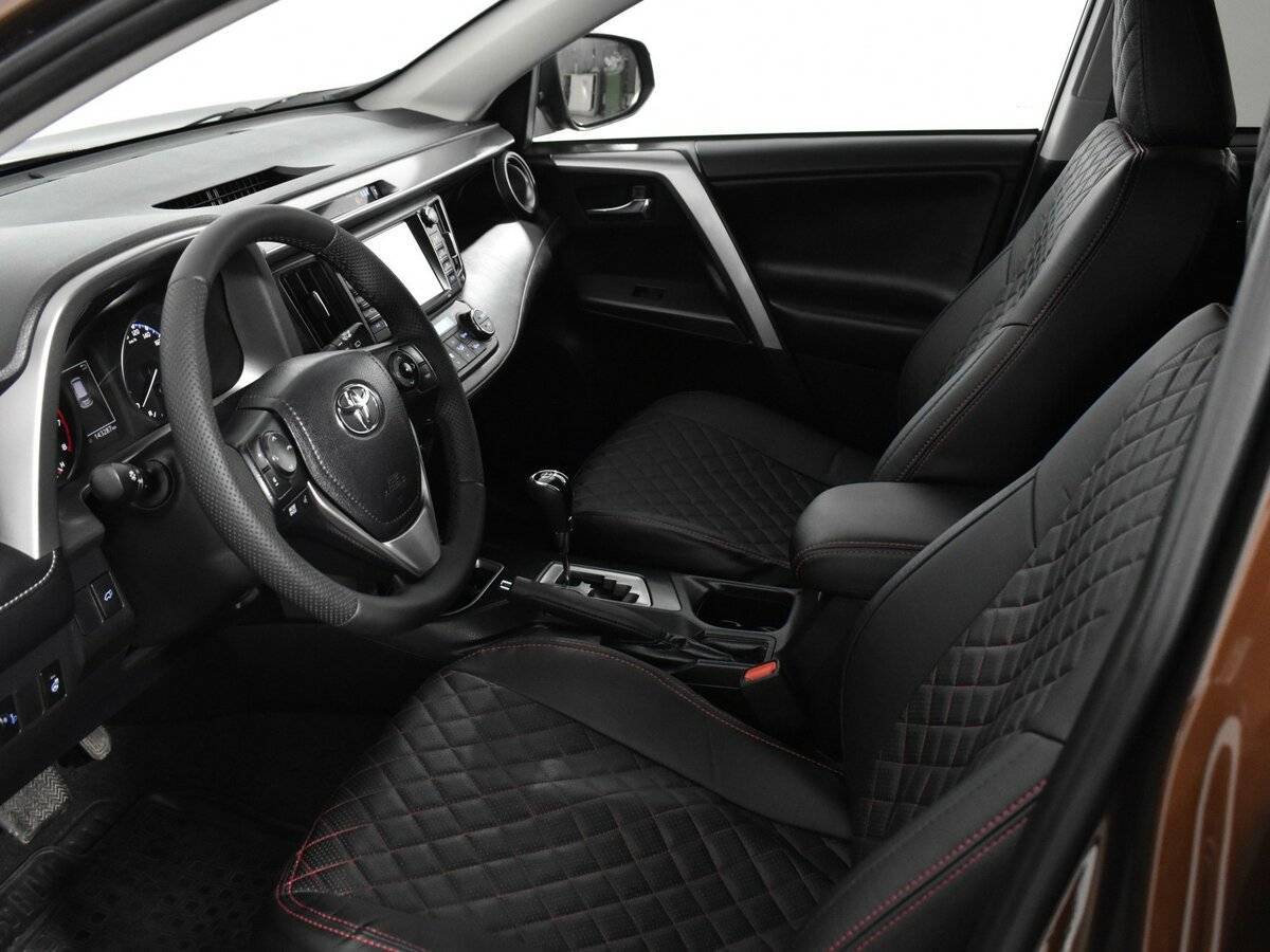 Toyota RAV4 2017 года с пробегом. Фото: #11