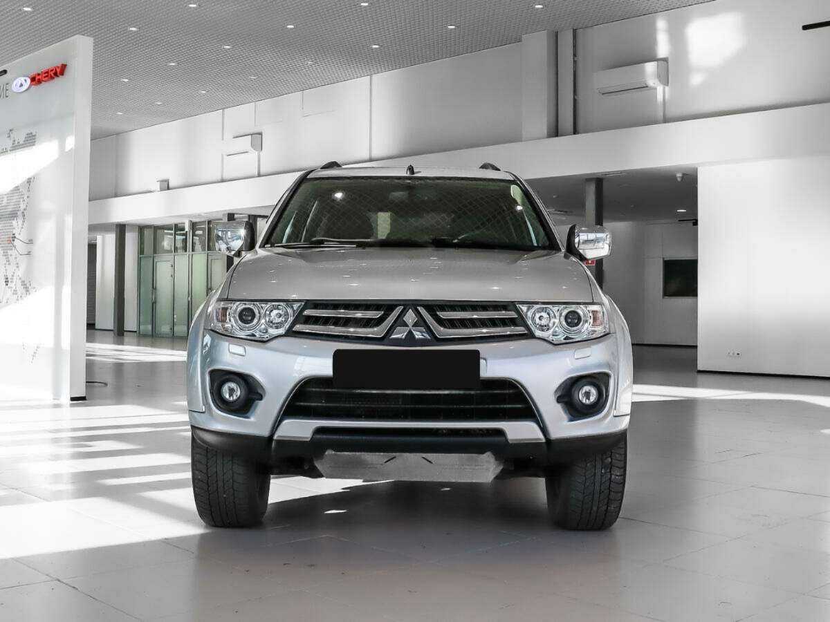 Mitsubishi Pajero Sport 2015 года с пробегом. Посмотреть фото