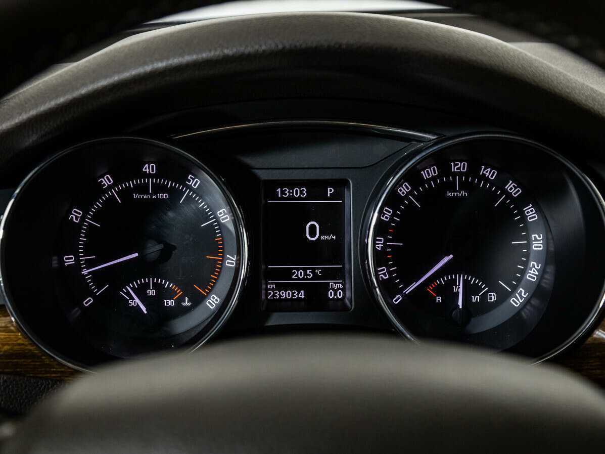 Skoda Superb 2014 года с пробегом. Фото: #11