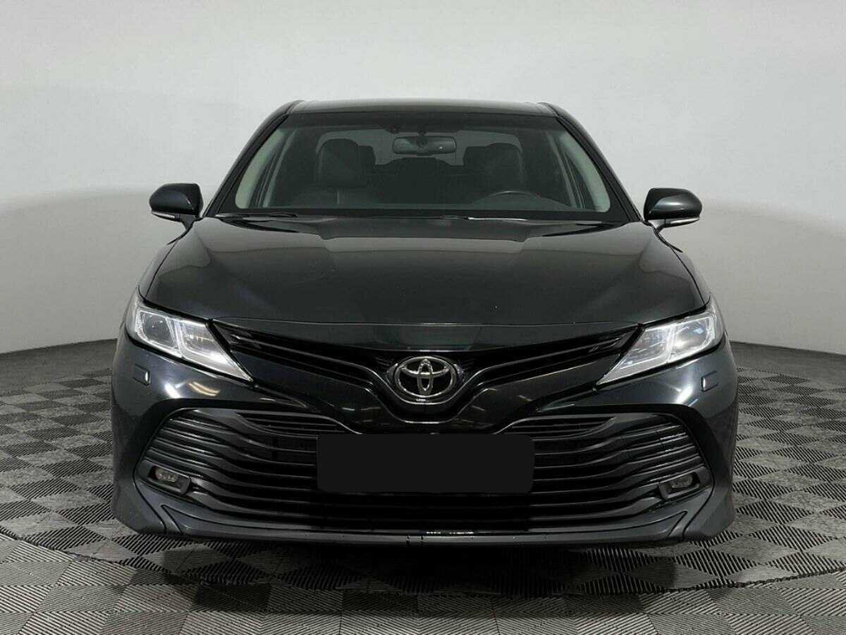 Toyota Camry 2019 года с пробегом. Фото: #1