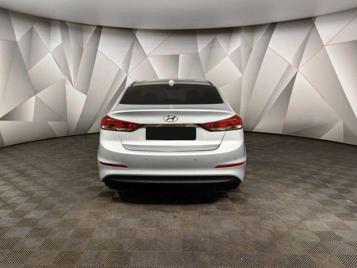 Hyundai Elantra 2018 года с пробегом. Фото: #6