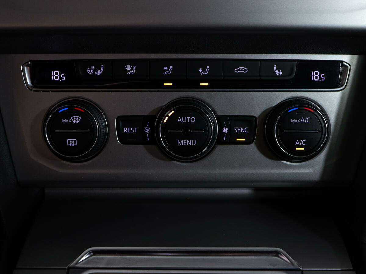 Volkswagen Passat 2015 года с пробегом. Фото: #18