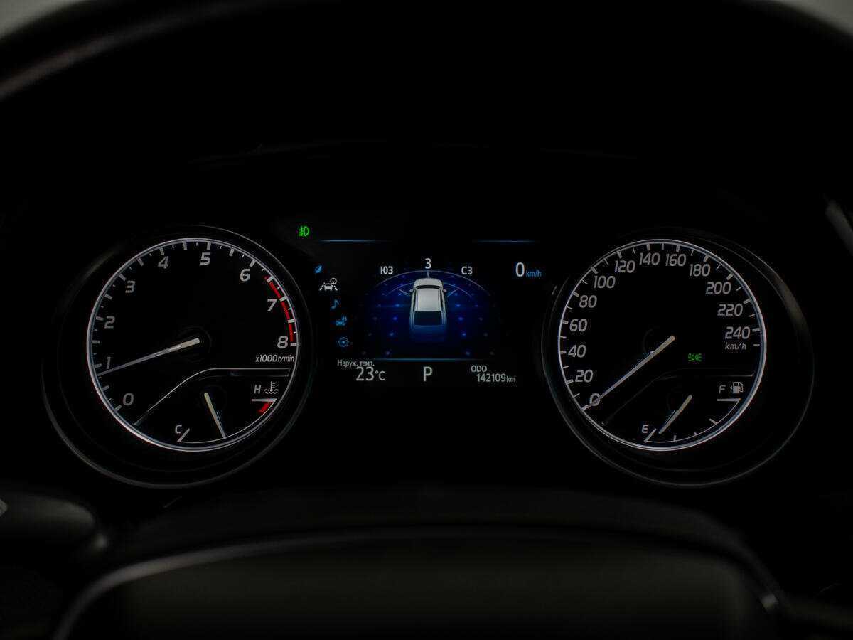 Toyota Camry 2019 года с пробегом. Фото: #8