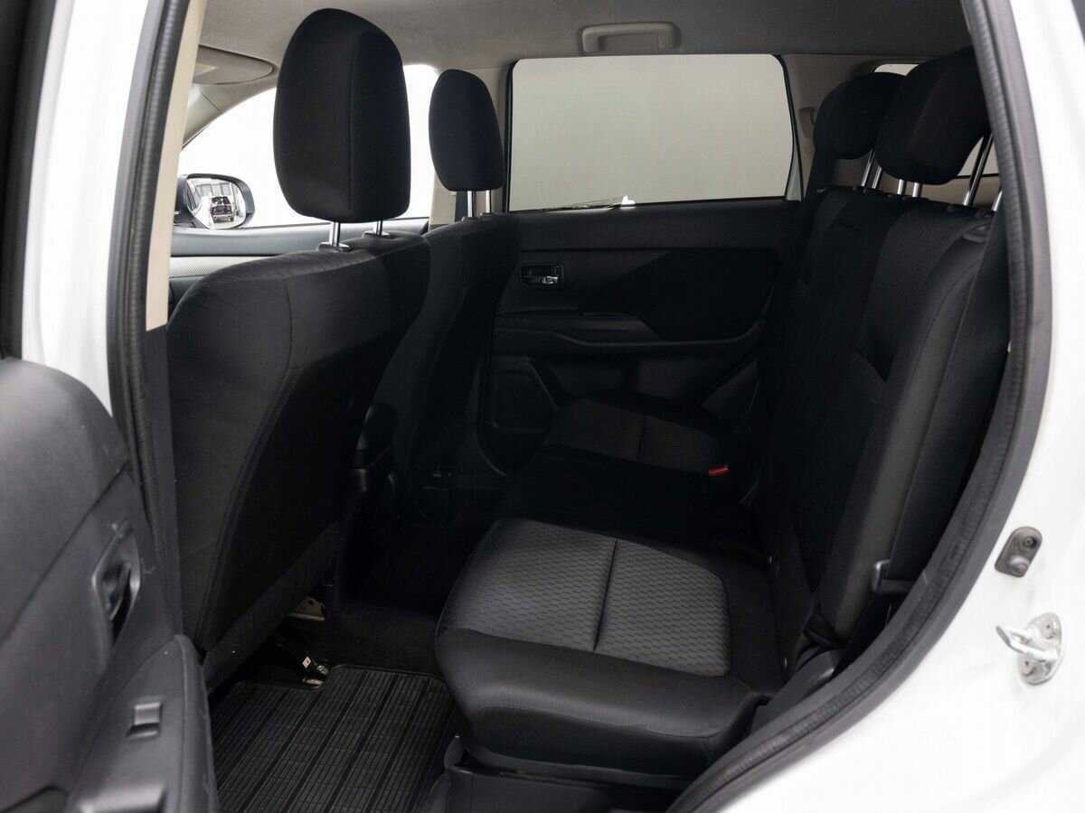 Mitsubishi Outlander 2012 года с пробегом. Фото: #10