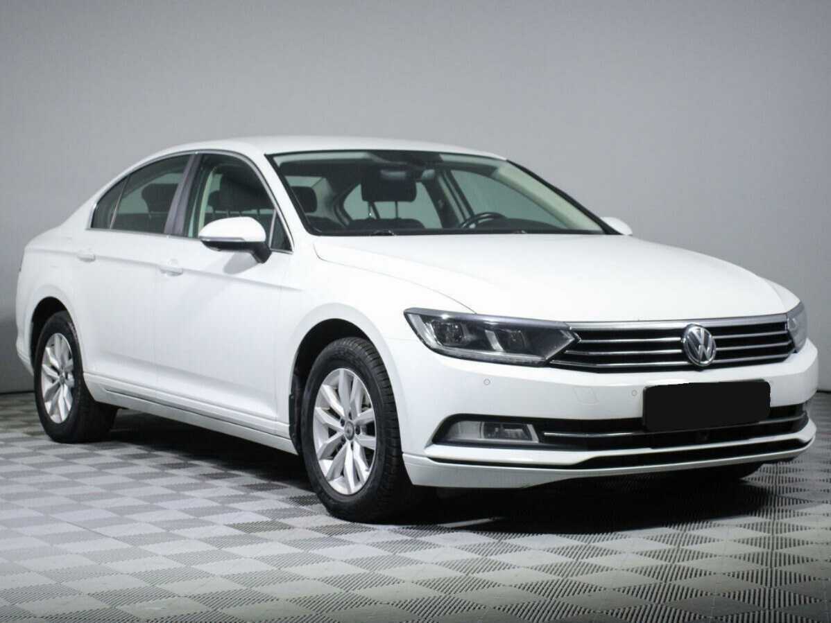 Volkswagen Passat 2018 года с пробегом. Фото: #2