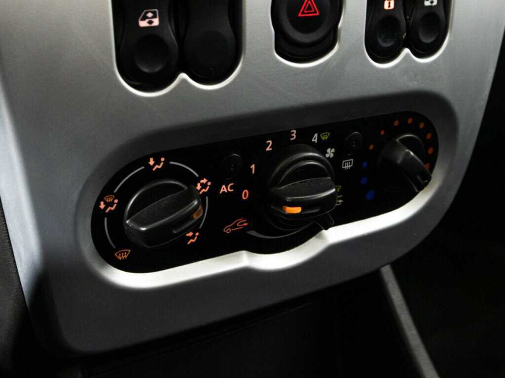 Renault Sandero 2013 года с пробегом. Фото: #14