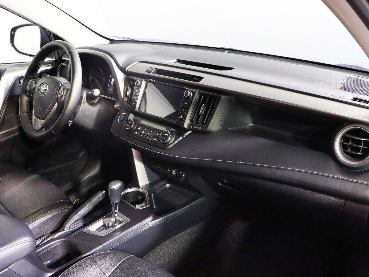 Toyota RAV4 2017 года с пробегом. Фото: #6