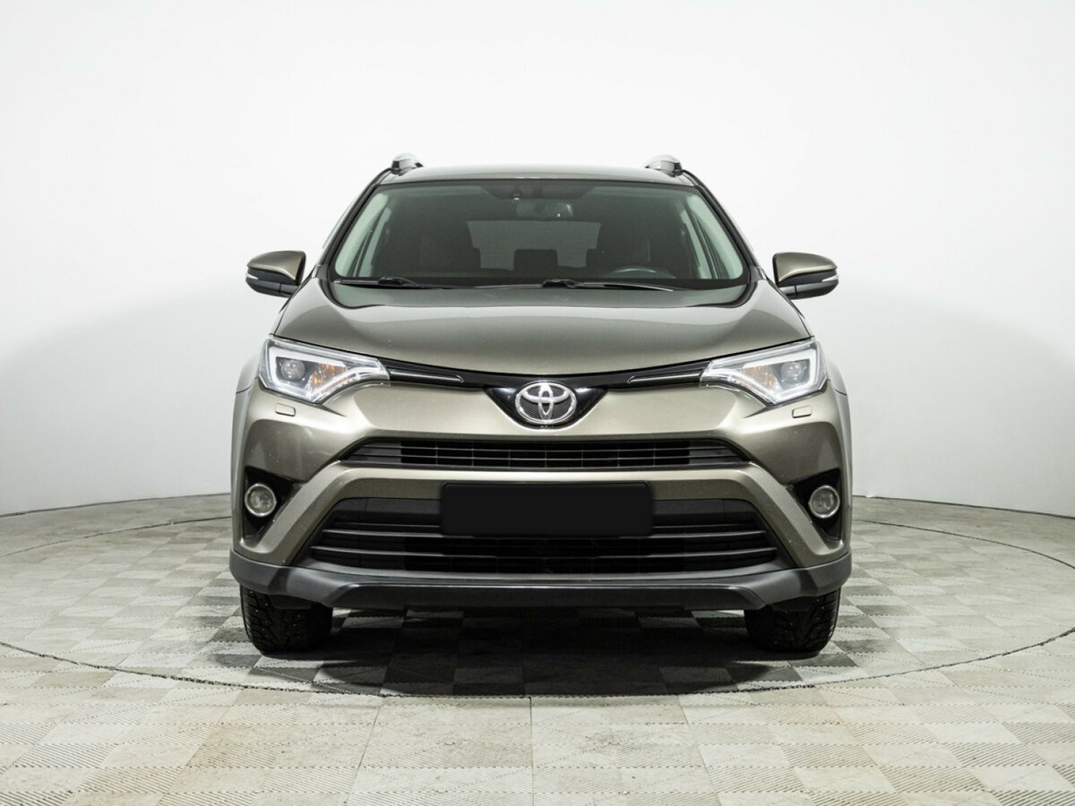Toyota RAV4 2018 года с пробегом. Фото: #1